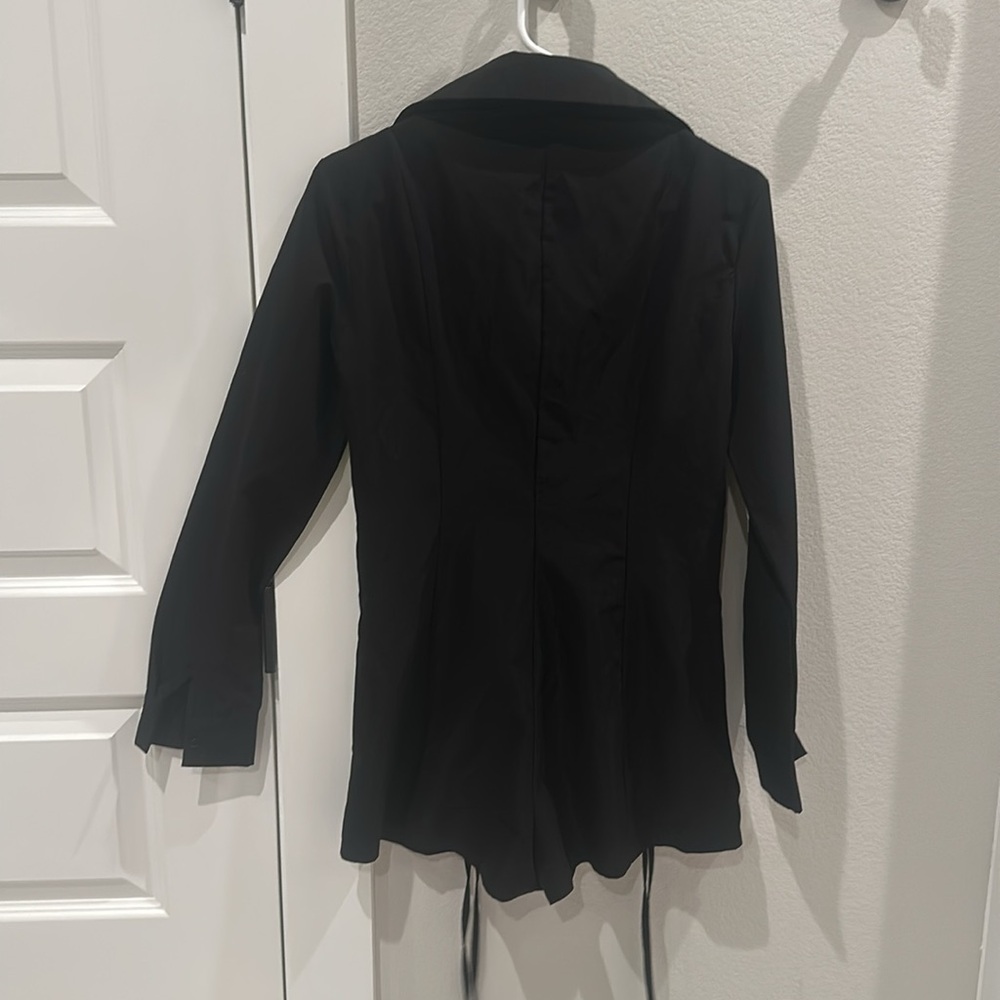 EUC Superdown Black Chic Button Down Mini Ruched Shorts Romper Size M medium - Picture 14 of 15
